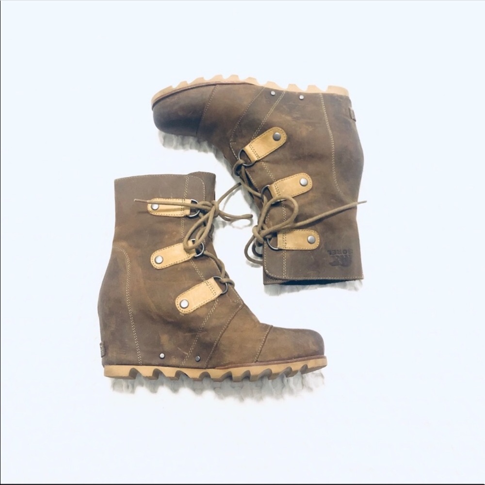 Sorel Joan of Arctic Wedge Boots Cafe Size 9